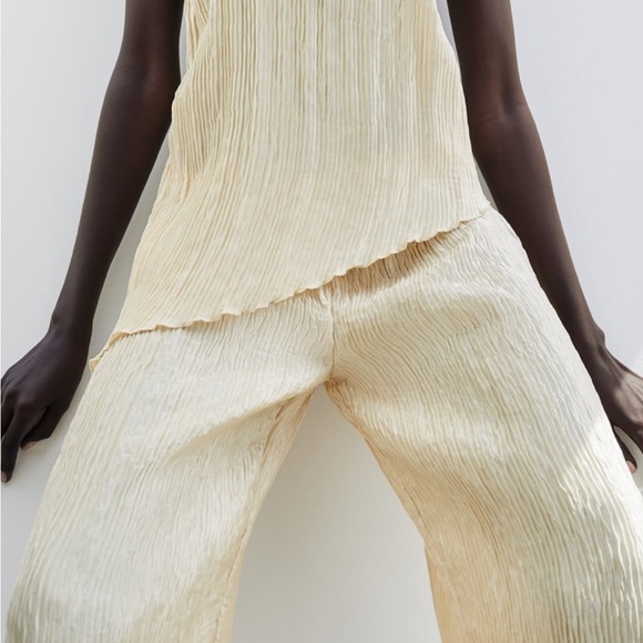 Zara Sold Out Assymetrical Hem Halter Top and Pants Set - Picture 4 of 7